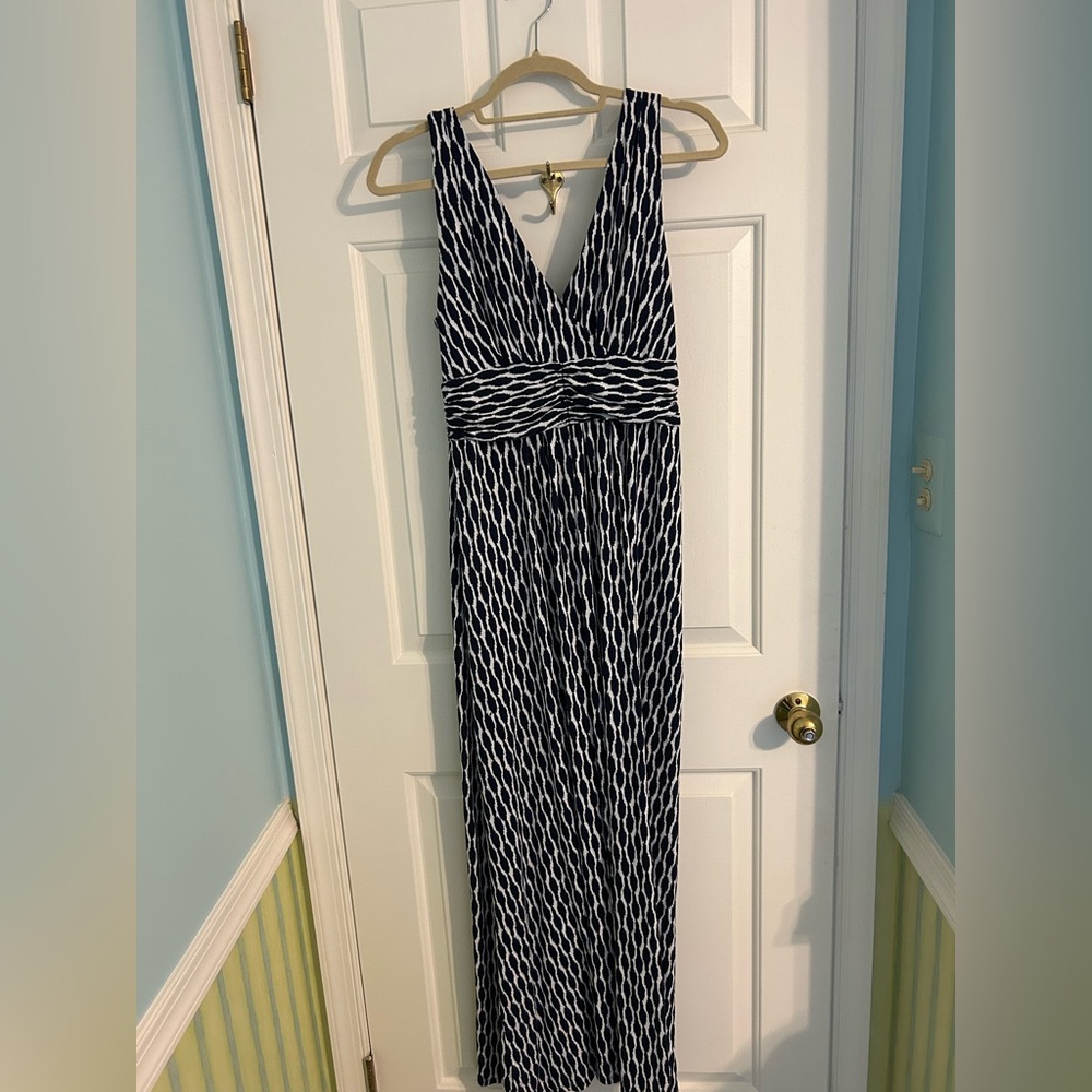 LOFT Black and White V-Neck Patterned Maxi Dress